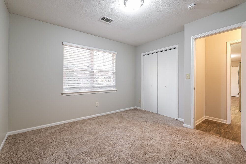 Building Photo - 843 Tall Deer Dr