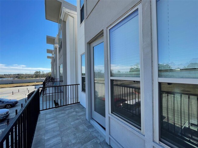 Building Photo - 18720 Centro Main St