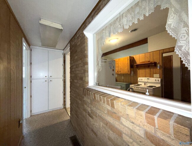Building Photo - 743 W Arbor Dr NW