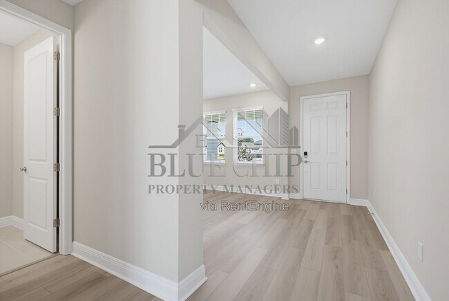 Building Photo - 1129 British Cir