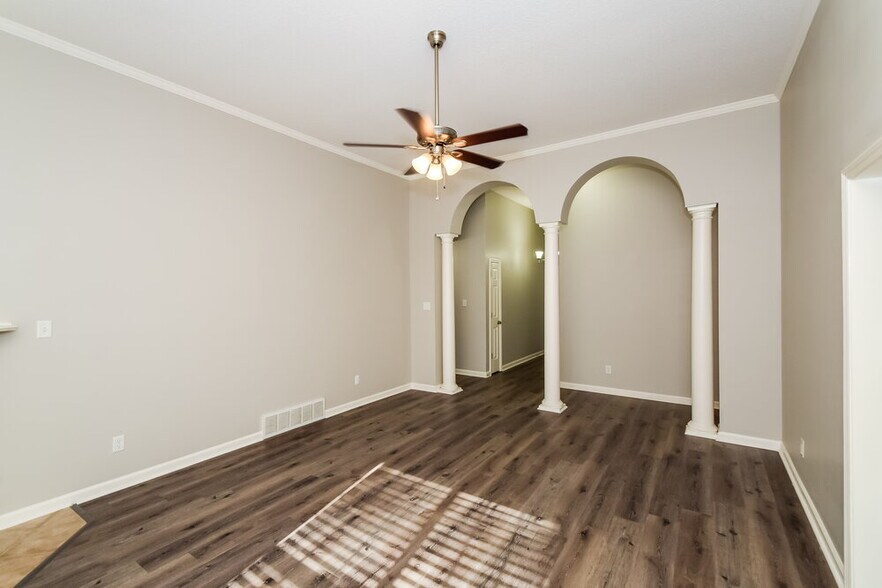 Building Photo - 1303 Chatman Way