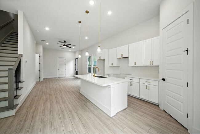 Building Photo - 7131 Eastwood St