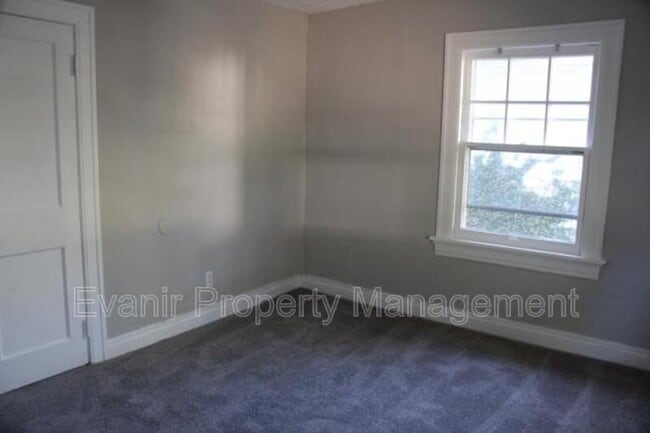 Building Photo - 1568 N Euclid Ave