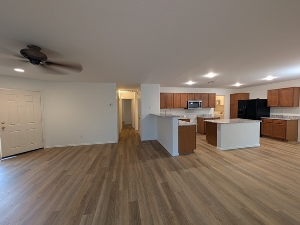 Building Photo - 42384 W Bunker Dr