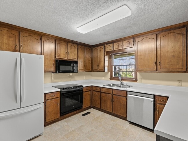 Building Photo - 115 Gaylor Dr