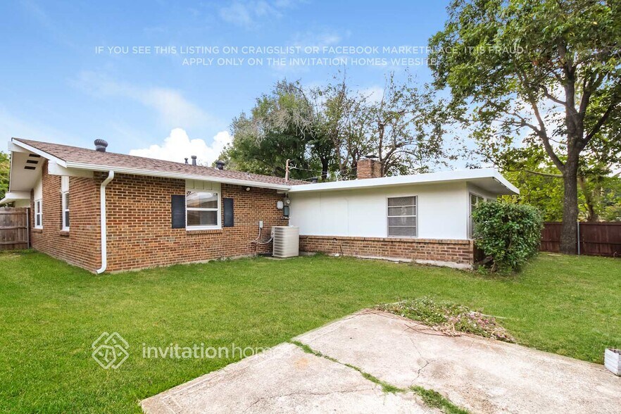 Building Photo - 920 S Waterview Dr