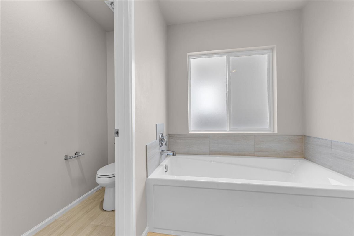 Building Photo - 1521 10th Pl