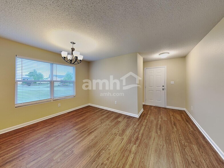 Building Photo - 897 Sunvista Dr