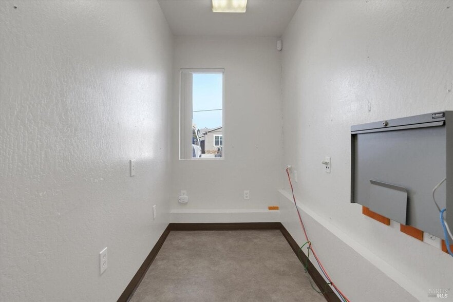 Building Photo - 490 E L St