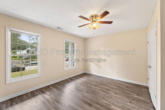 Building Photo - 652 Bantry Ln