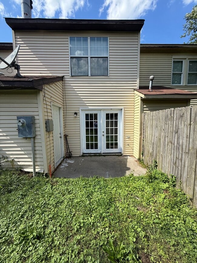 Building Photo - Move-In Ready 2BR Home Near Coast Guard Base!