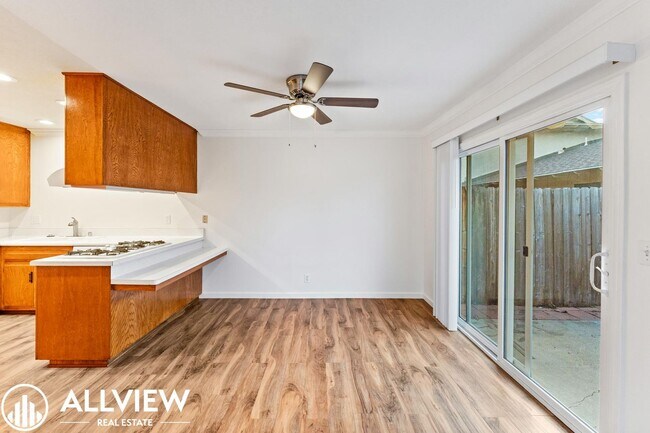 Building Photo - 7572 Amazon Dr