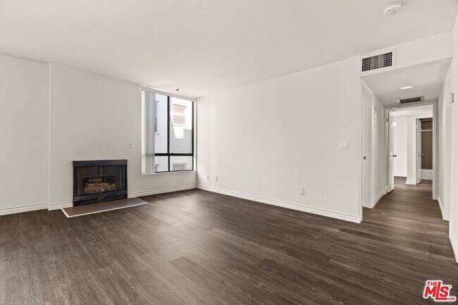 Building Photo - 1950 Rodney Dr