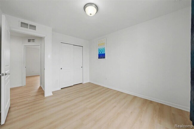 Building Photo - 49184 Gracechurch Rd