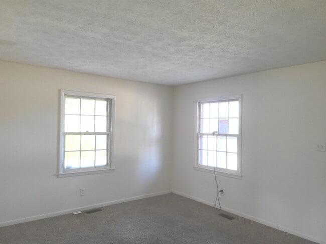 Building Photo - 6811 Radial Dr
