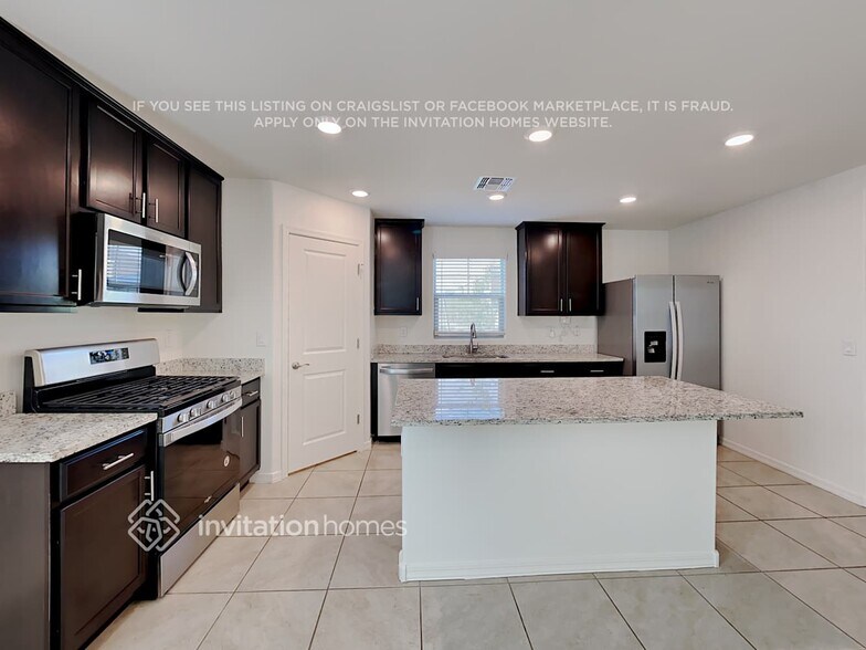 Building Photo - 8043 W Agora Ln