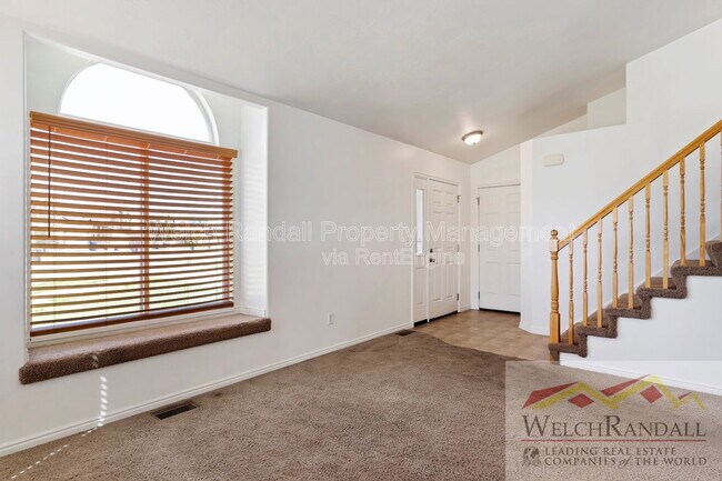 Building Photo - 2126 Pebblebrook Rd