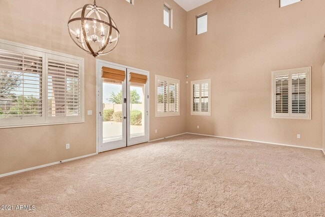 Building Photo - Eagle Glen Cul-de-sac Beauty