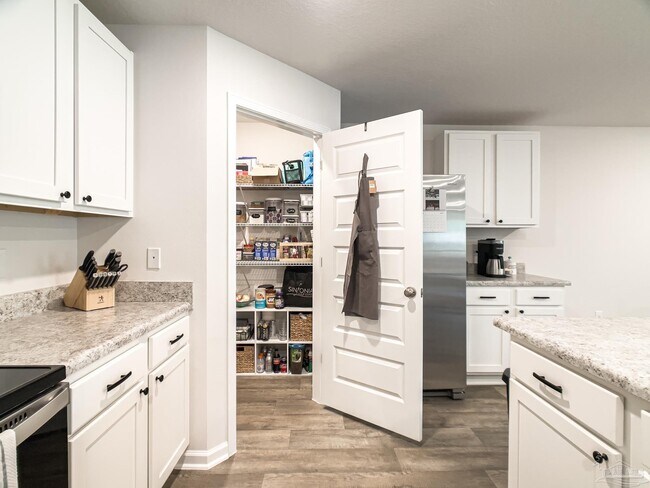 Building Photo - 10505 Queens Gate Cir