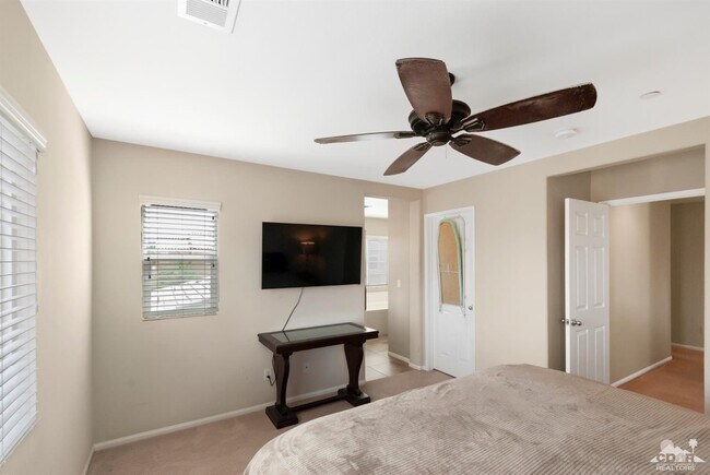 Building Photo - 3 Bed 2.5 Bath Spanish Walk Villa Palm Desert