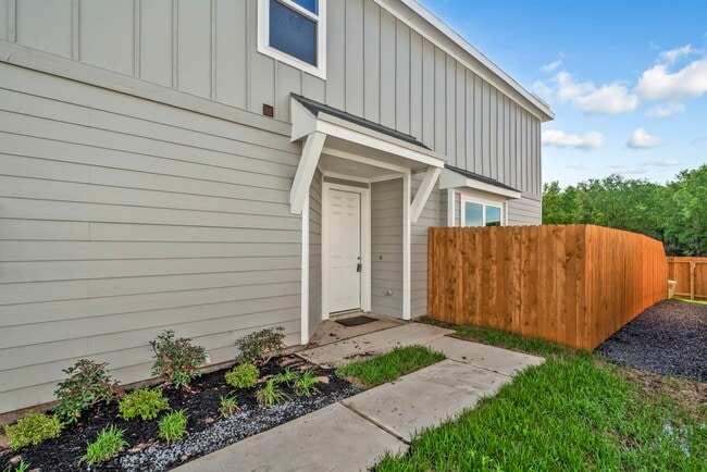 Building Photo - 27839 Western Crk Ct