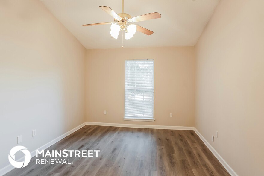 Building Photo - 7644 Woodshire Dr