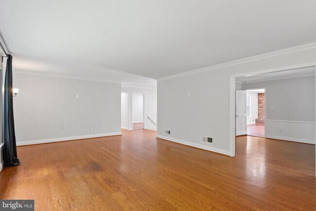 Building Photo - 7732 Canal Ct