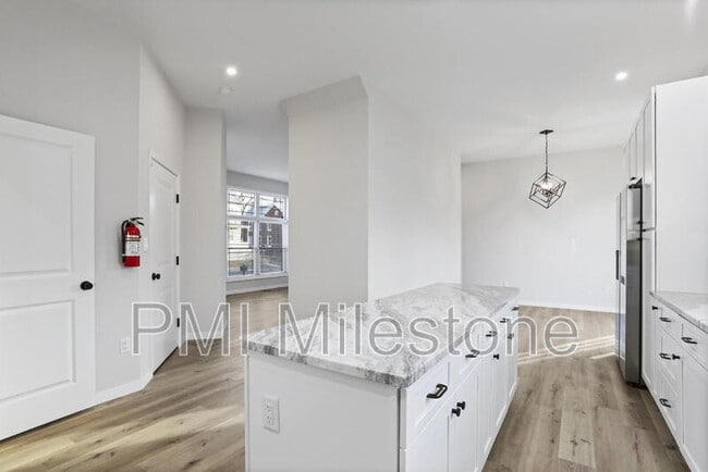 Building Photo - 530 N 3rd St