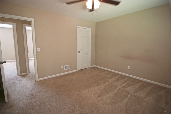 Building Photo - Fabulous 4 bedroom 2.5 bath Forest Acres home