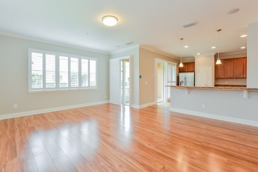 Building Photo - 1936 Durrand Ave