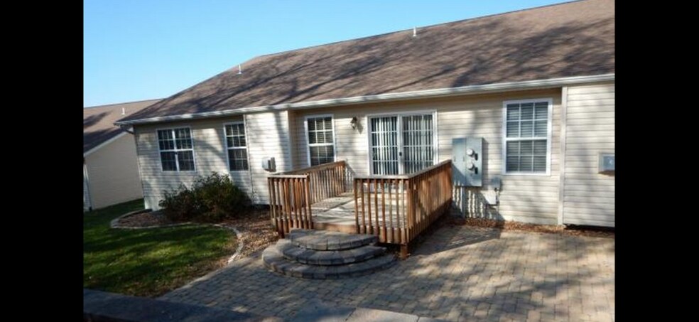 Building Photo - 2224 Madero Dr