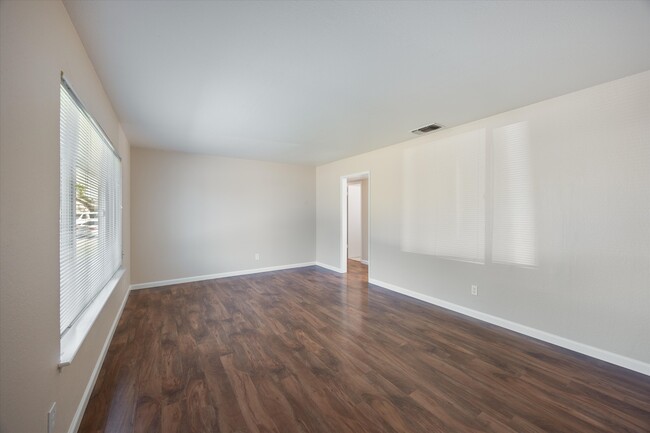 Building Photo - 1135 Agatha Way