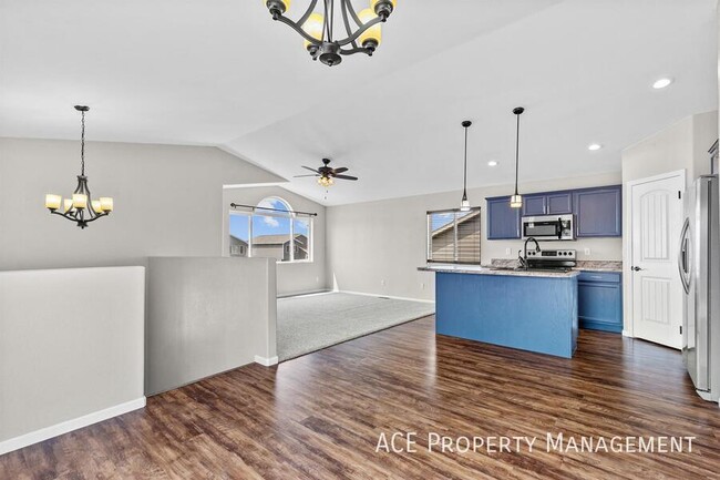 Building Photo - 540 Pride Ct