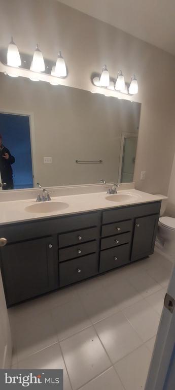 Building Photo - 2563 Hopton Ln