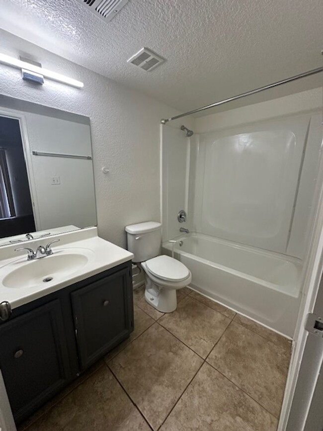 Building Photo - 2 Bedroom condo -w/d- Old Town Scottsdale/...