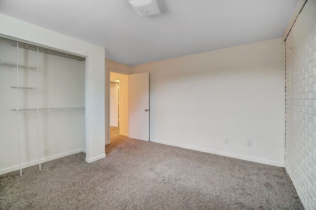 Building Photo - 3612 Willow Run Dr