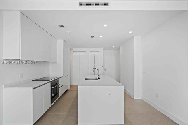Building Photo - Northeast 24th Street, Miami, FL 33137 - 3 BR 3 BA condo