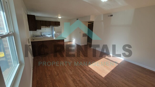 Building Photo - 2559 Green Oaks Ct SE
