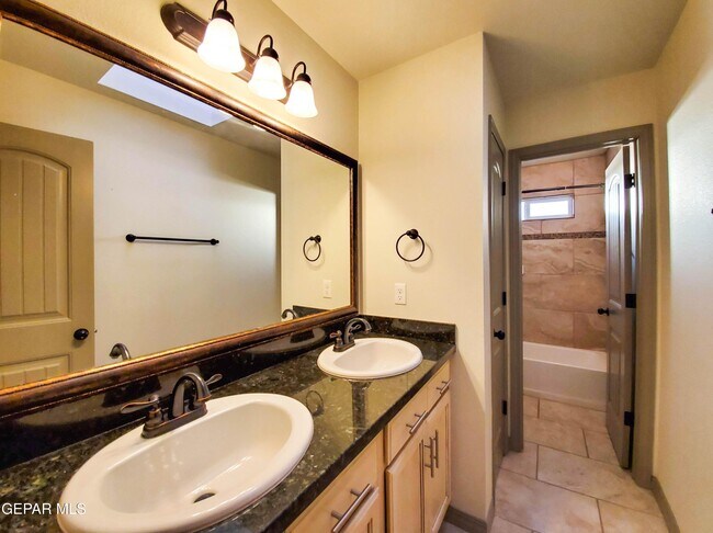 Building Photo - 13125 Lost Willow