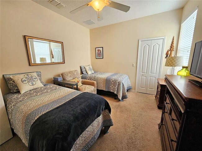 Building Photo - 718 Willett Dr