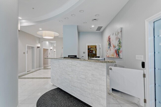 Building Photo - 600 S Dixie Hwy