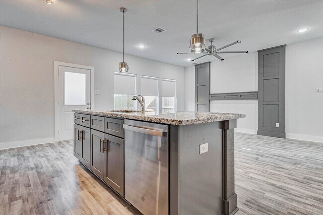 Building Photo - 4677 Bellfort Ave