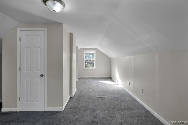 Building Photo - 1109 Shadowlawn St