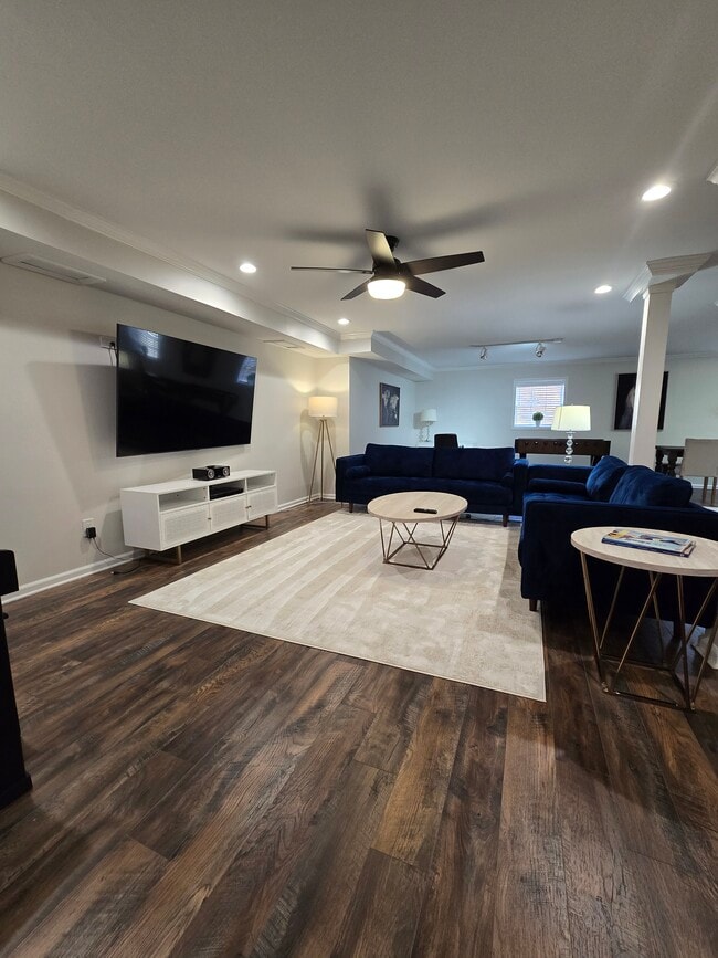 Building Photo - 2875 Whitby Dr