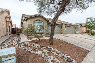 Building Photo - Great home in gated community!