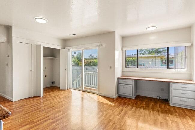 Building Photo - Beautiful Spacious 3 Bedroom Home w/ Brand...
