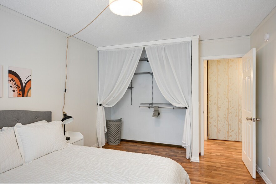 Building Photo - 1008 Westbrooke Way