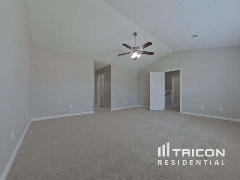Building Photo - 113 Fox Grove Cir