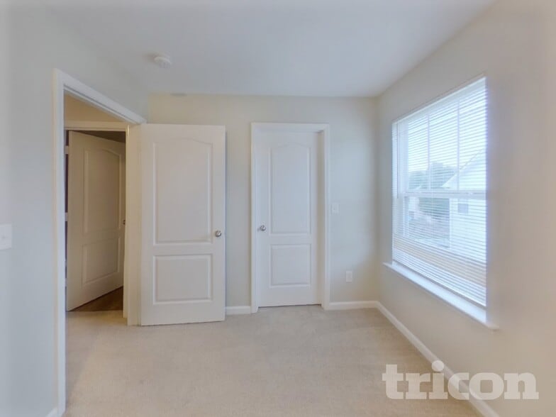 Building Photo - 1444 Bern Dr