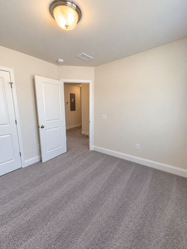 Building Photo - 7775 Montview Rd